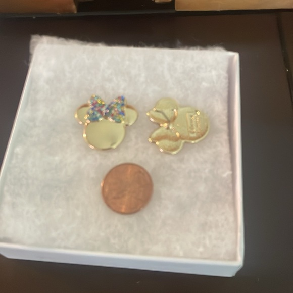 Solid gold plated with multi colored gems - Picture 2 of 2